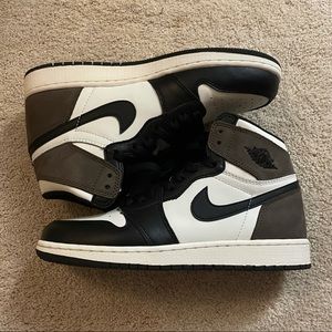 COPY - Air Jordan 1 Retro High OG 'Dark Mocha'
Never Worn
With OG Box